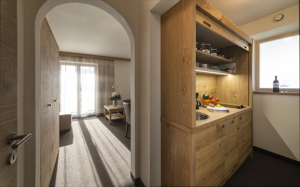 Mittendorf Klimaresidence Schenna Ruang foto
