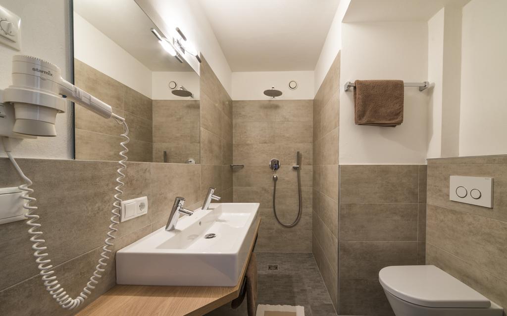 Mittendorf Klimaresidence Schenna Ruang foto